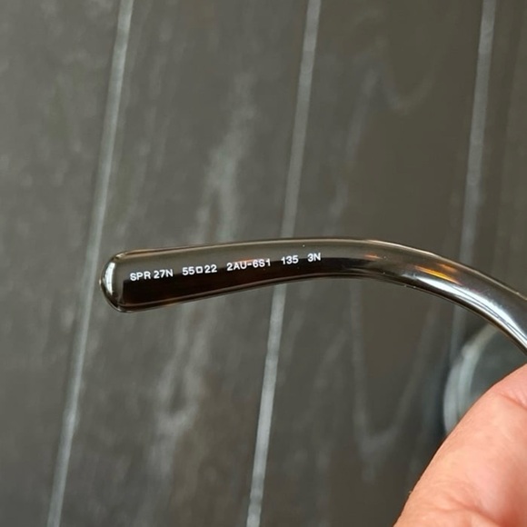 Authentic Prada Baroque tortoise sunglasses. - Picture 9 of 9